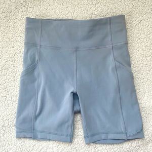Lululemon Invigorate Shorts Chambray - hemmed to 6” Size 4 EUC